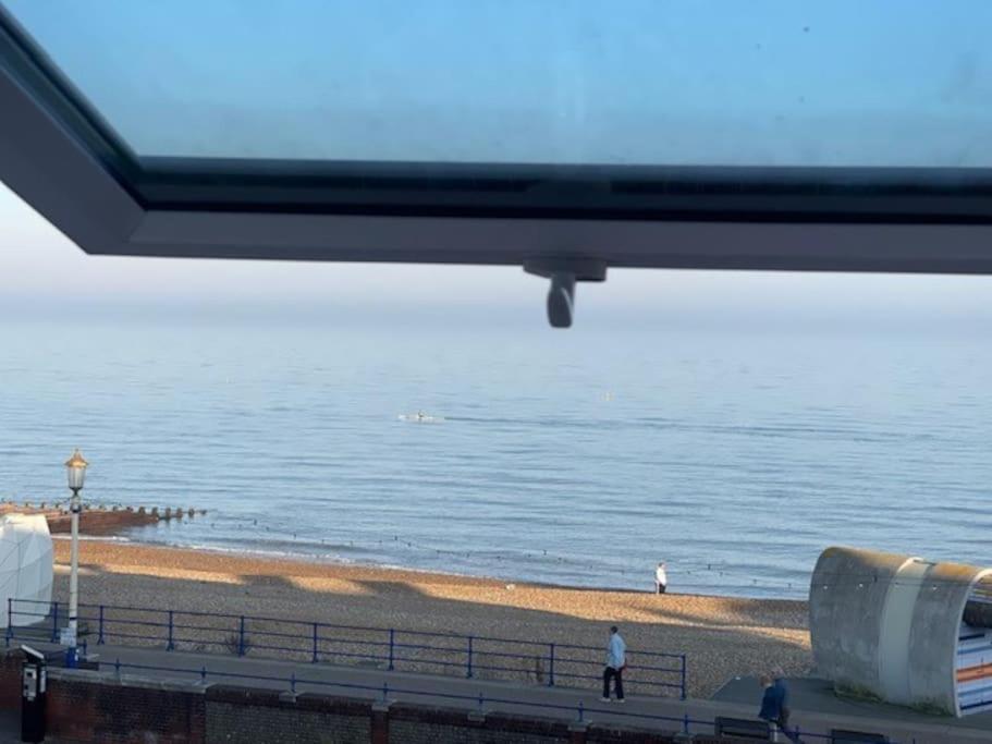 "The Quirky" Seafront Apartment Eastbourne Exterior photo