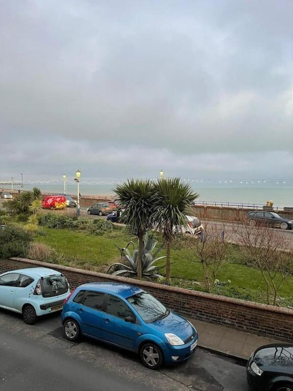 "The Quirky" Seafront Apartment Eastbourne Exterior photo